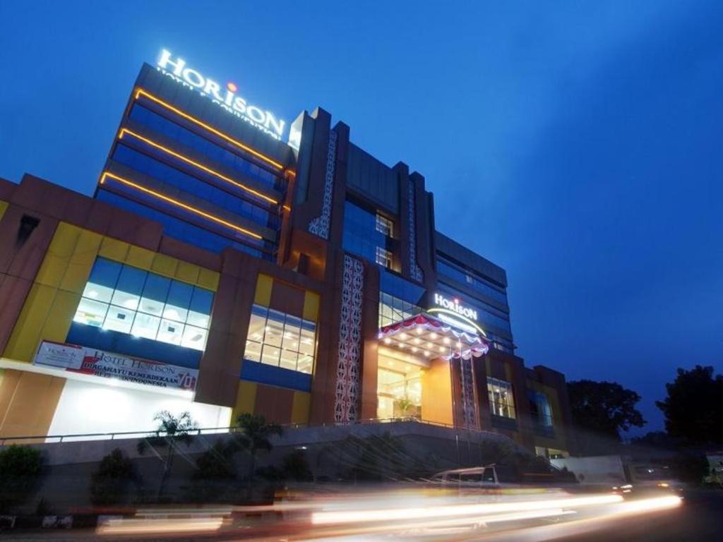 โฮไรซัน โฮเต็ล เปมาตัง เสียนตา Hotel เปอมาตังเสียนตาร์ ภายนอก รูปภาพ